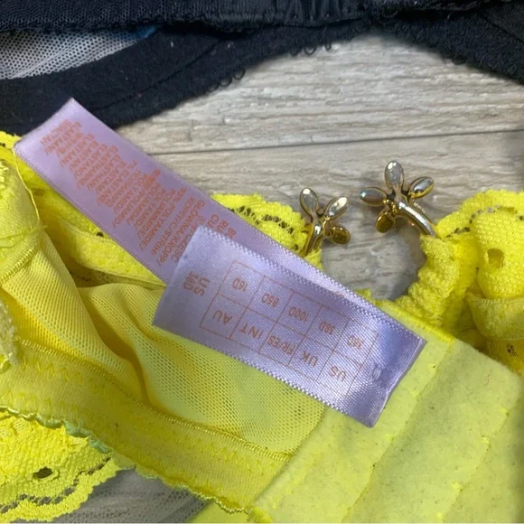 Wacoal Hanes Fenty 3 Underwired Full Coverage Lace Bras Retro Chic Daisy Bows - Picture 9 of 10